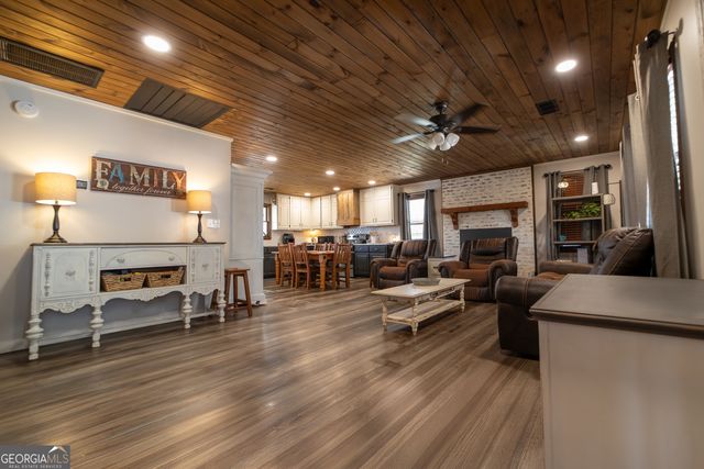 1448 Bohannon Road, Grantville, GA 30220