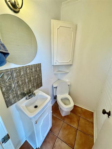 7801 Royal Lane, Dallas, TX 75230