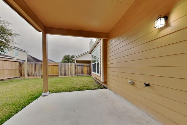 2223 Brown Oak Drive, Conroe, TX 77304