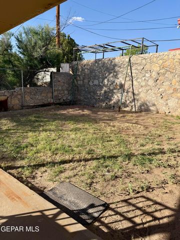 233 FREMONT Lane, El Paso, TX 79912
