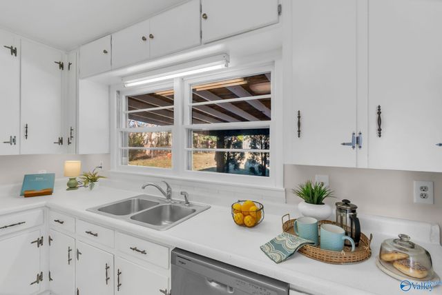 1606 12th Street SE, Decatur, AL 35601