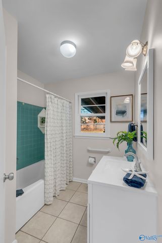 1606 12th Street SE, Decatur, AL 35601