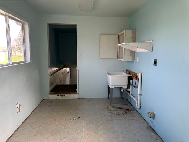 1005 E 10th Street S, Newton, IA 50208