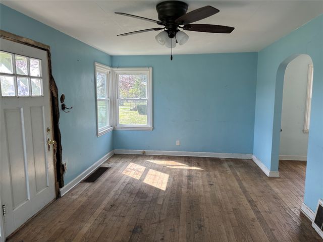 1005 E 10th Street S, Newton, IA 50208