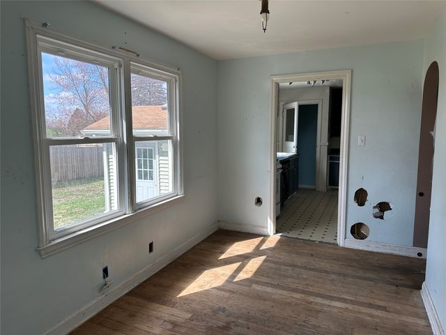 1005 E 10th Street S, Newton, IA 50208