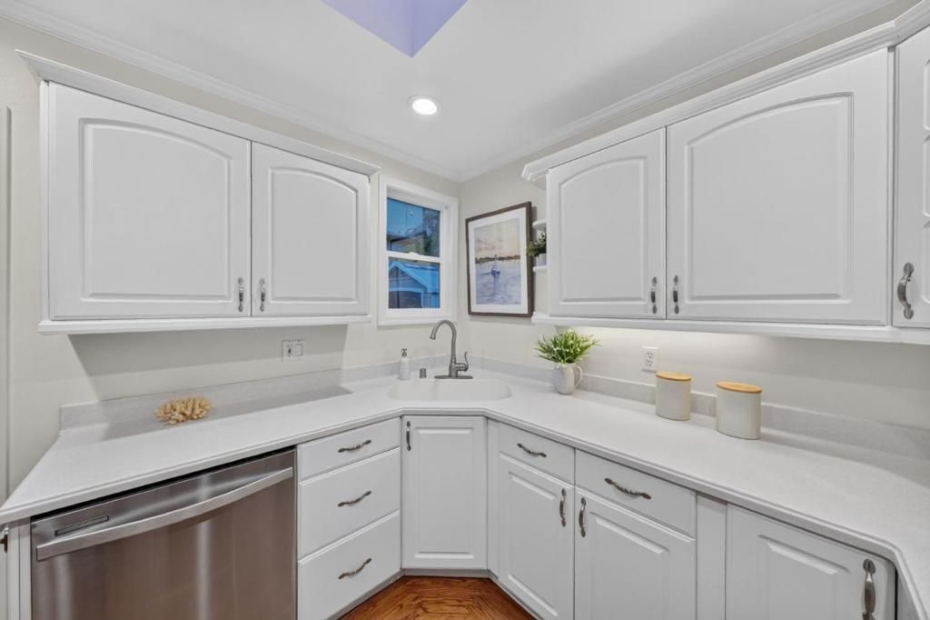 Image 7 of property listing at 236 Modoc Place, Pacifica, CA 94044