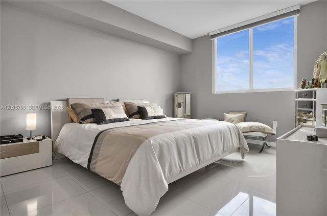 7751 NW 107th Avenue 701, Doral, FL 33178