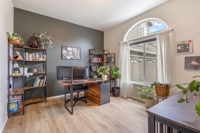 3790 SW Gene Sarazan Drive, Redmond, OR 97756