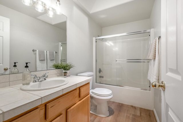 3790 SW Gene Sarazan Drive, Redmond, OR 97756