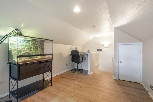 3790 SW Gene Sarazan Drive, Redmond, OR 97756