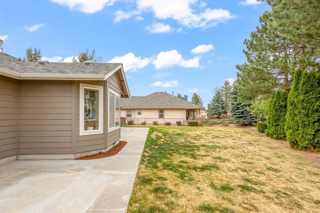 3790 SW Gene Sarazan Drive, Redmond, OR 97756