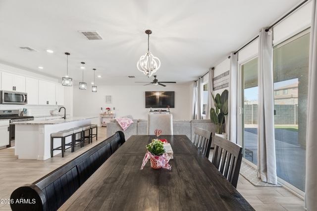 17168 W RUNNING DEER Trail, Surprise, AZ 85387