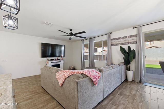 17168 W RUNNING DEER Trail, Surprise, AZ 85387