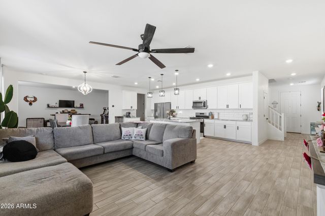 17168 W RUNNING DEER Trail, Surprise, AZ 85387