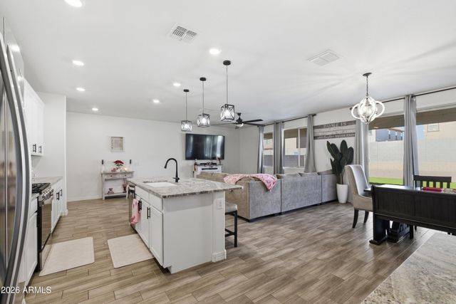 17168 W RUNNING DEER Trail, Surprise, AZ 85387