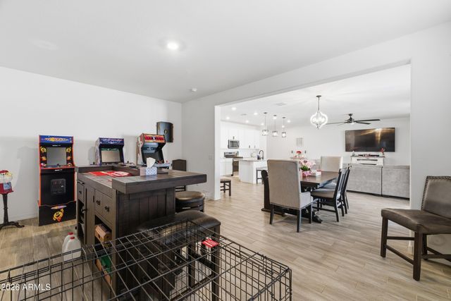 17168 W RUNNING DEER Trail, Surprise, AZ 85387