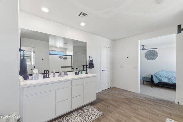 17168 W RUNNING DEER Trail, Surprise, AZ 85387