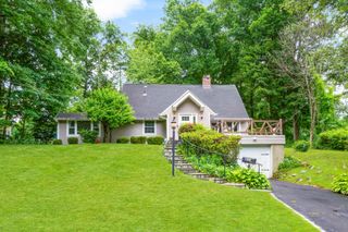 135 N Hampton Drive, White Plains, NY 10603