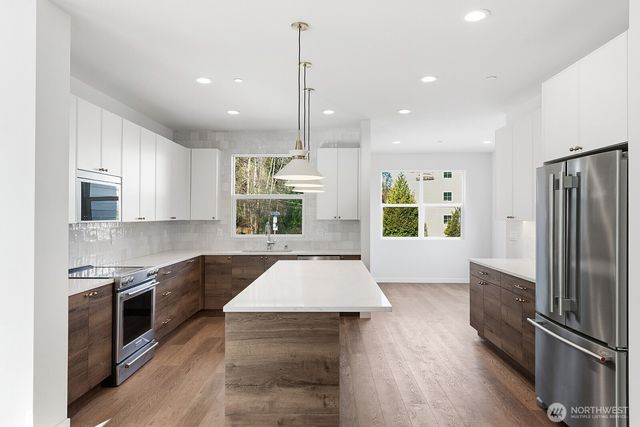 728 Newport Way NW, Issaquah, WA 98027