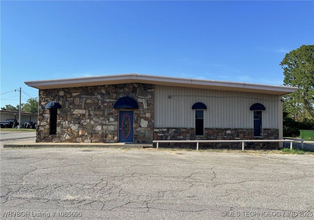 301 Thurman Street, Poteau, OK 74953