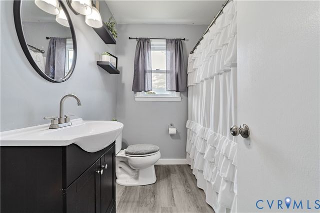 615 W Chapel Dr, Bumpass, VA 23024