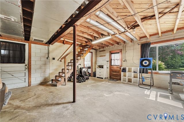 615 W Chapel Dr, Bumpass, VA 23024