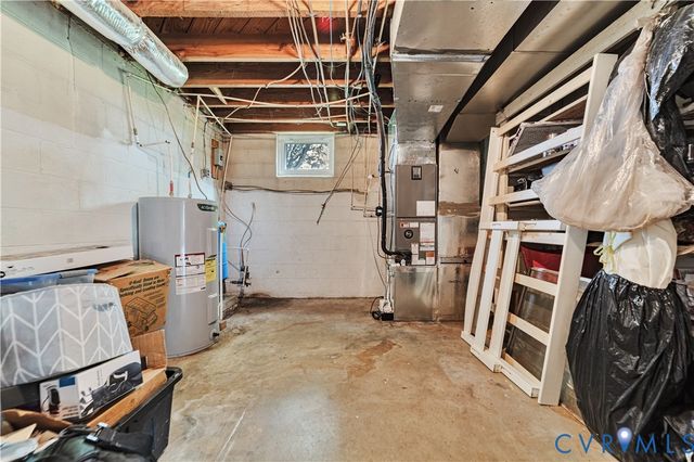 615 W Chapel Dr, Bumpass, VA 23024