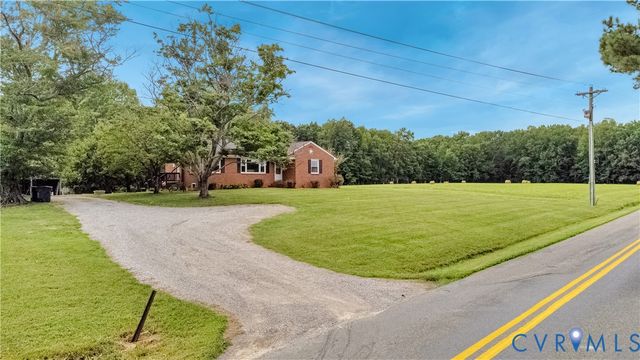 615 W Chapel Dr, Bumpass, VA 23024