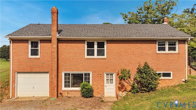 615 W Chapel Dr, Bumpass, VA 23024