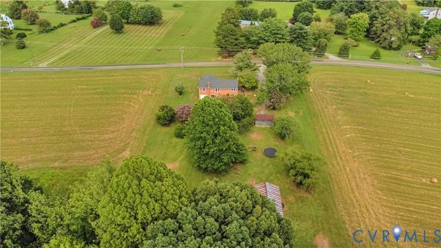615 W Chapel Dr, Bumpass, VA 23024