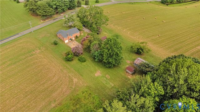 615 W Chapel Dr, Bumpass, VA 23024