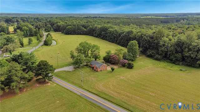 615 W Chapel Dr, Bumpass, VA 23024