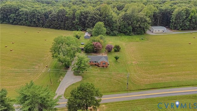 615 W Chapel Dr, Bumpass, VA 23024