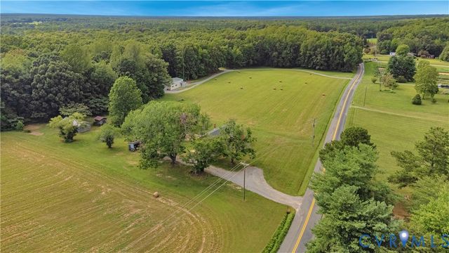 615 W Chapel Dr, Bumpass, VA 23024