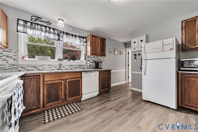 615 W Chapel Dr, Bumpass, VA 23024