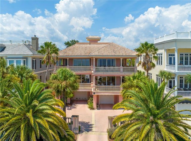 907 Beachview Drive, St Simons Island, GA 31522