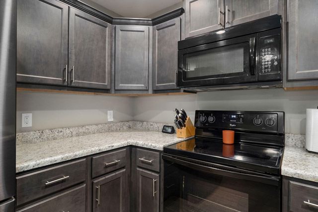 4561 W Tarkio Street, Springfield, MO 65802
