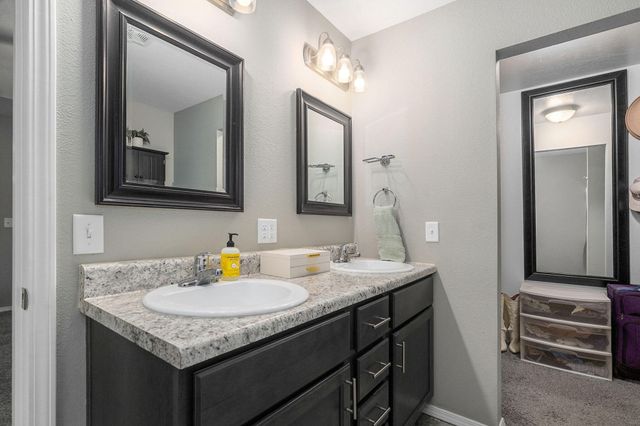 4561 W Tarkio Street, Springfield, MO 65802
