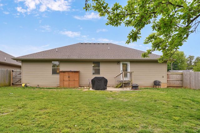 4561 W Tarkio Street, Springfield, MO 65802