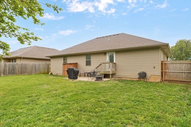 4561 W Tarkio Street, Springfield, MO 65802