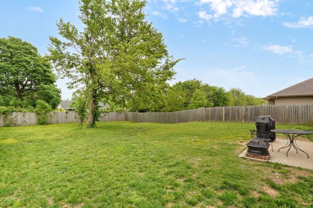 4561 W Tarkio Street, Springfield, MO 65802