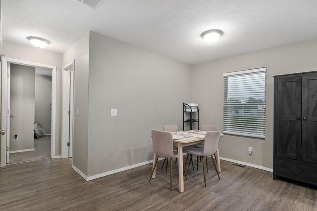 4561 W Tarkio Street, Springfield, MO 65802
