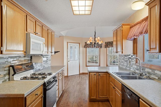 2001 KATY LN, Columbia, MO 65203