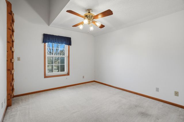 2001 KATY LN, Columbia, MO 65203