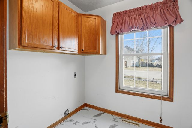 2001 KATY LN, Columbia, MO 65203