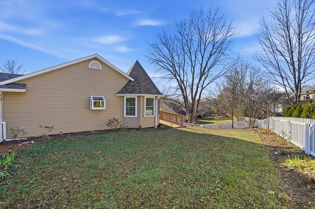 2001 KATY LN, Columbia, MO 65203