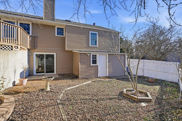 2001 KATY LN, Columbia, MO 65203