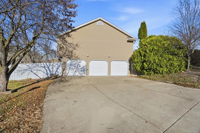 2001 KATY LN, Columbia, MO 65203