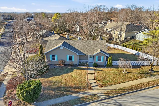 2001 KATY LN, Columbia, MO 65203