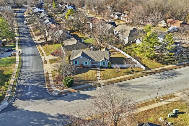 2001 KATY LN, Columbia, MO 65203